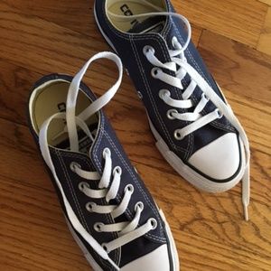 NWOT Converse Chuck Taylor sneakers - Navy W Sz 6 - M Sz 4